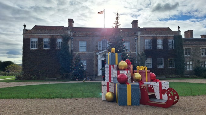 Christmas sleigh with Hinton Ampner house in the background